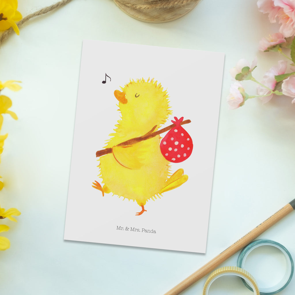 Postkarte Küken Wanderer Geschenkkarte, Grußkarte, Karte, Einladung, Ansichtskarte, Geburtstagskarte, Einladungskarte, Dankeskarte, Ostern, Osterhase, Ostergeschenke, Osternest, Osterdeko, Geschenk zu Ostern, Küken, Osterei, Ostereier, Ei, Frühlingsgefühle, Freude, Grüße, liebe Grüße, Frohe Ostern, Ostergrüße, Flausen, Wunder, Reisen, Weltenbummler, Zeit, Zeitmanagement, Backpacker