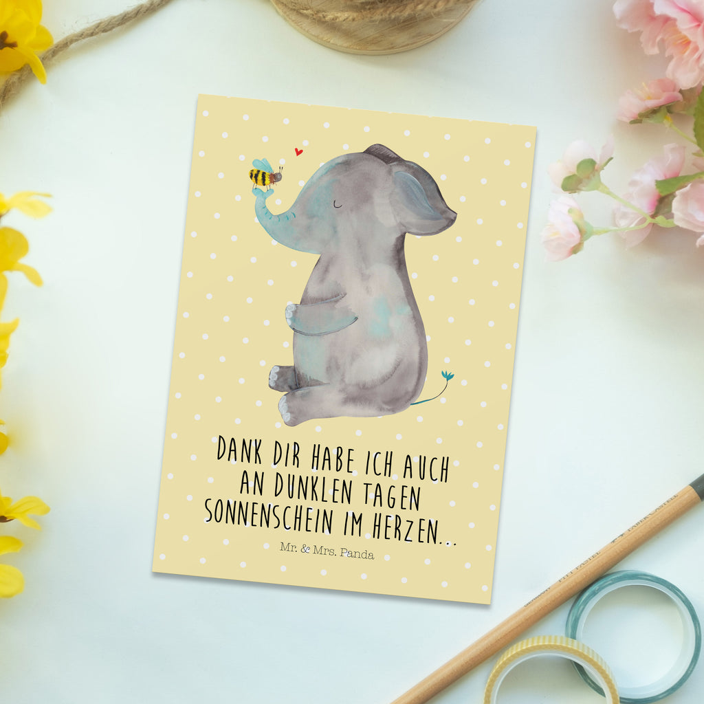 Postkarte Elefant & Biene Geschenkkarte, Grußkarte, Karte, Einladung, Ansichtskarte, Geburtstagskarte, Einladungskarte, Dankeskarte, Tiermotive, Gute Laune, lustige Sprüche, Tiere, Elefant, Biene, Liebe, Liebesbeweis, Jahrestag, Liebesgeschenk, Heiratsantrag, Hochzeitsgeschenk, Liebesspruch