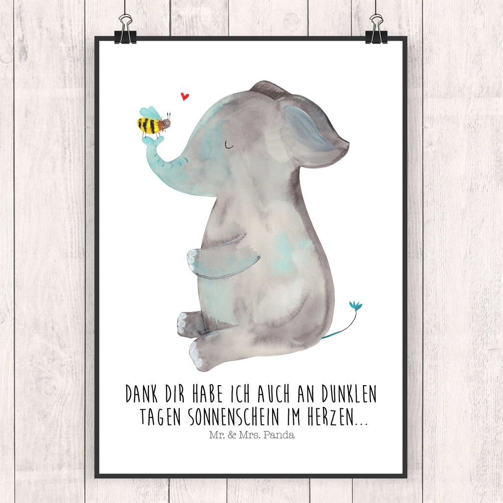 Poster Elefant & Biene Poster, Wandposter, Bild, Wanddeko, Küchenposter, Kinderposter, Wanddeko Bild, Raumdekoration, Wanddekoration, Handgemaltes Poster, Mr. & Mrs. Panda Poster, Designposter, Kunstdruck, Posterdruck, Tiermotive, Gute Laune, lustige Sprüche, Tiere, Elefant, Biene, Liebe, Liebesbeweis, Jahrestag, Liebesgeschenk, Heiratsantrag, Hochzeitsgeschenk, Liebesspruch
