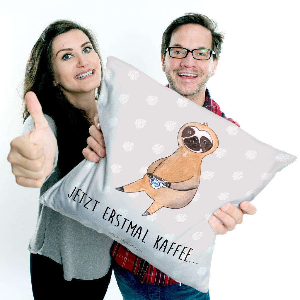 40x40 Kissen Faultier Kaffee Kissenhülle, Kopfkissen, Sofakissen, Dekokissen, Motivkissen, Faultier, Faultier Geschenk, Faultier Deko, Faultiere, faul, Lieblingstier, Kaffee, erster Kaffee, Morgenmuffel, Frühaufsteher, Kaffeetasse, Genießer, Coffee, Kaffeegetränk