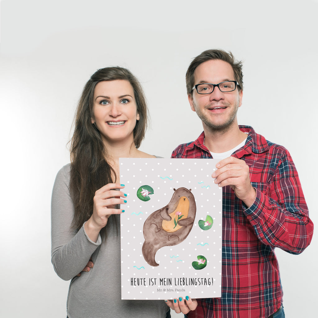 Poster Otter mit Seerose Poster, Wandposter, Bild, Wanddeko, Küchenposter, Kinderposter, Wanddeko Bild, Raumdekoration, Wanddekoration, Handgemaltes Poster, Mr. & Mrs. Panda Poster, Designposter, Kunstdruck, Posterdruck, Otter, Fischotter, Seeotter, Otter Seeotter See Otter