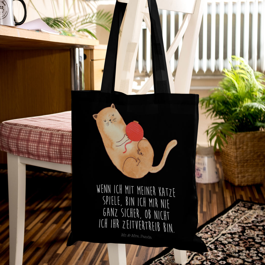 Tragetasche Katzen Wollknäul Beuteltasche, Beutel, Einkaufstasche, Jutebeutel, Stoffbeutel, Katze, Katzenmotiv, Katzenfan, Katzendeko, Katzenfreund, Katzenliebhaber, Katzenprodukte, Katzenartikel, Katzenaccessoires, Katzensouvenirs, Katzenliebhaberprodukte, Katzenmotive, Katzen, Kater, Mietze, Cat, Cats, Katzenhalter, Katzenbesitzerin, Haustier, Wollknäuel, Wolle, Spielen, Spiel, verspielt