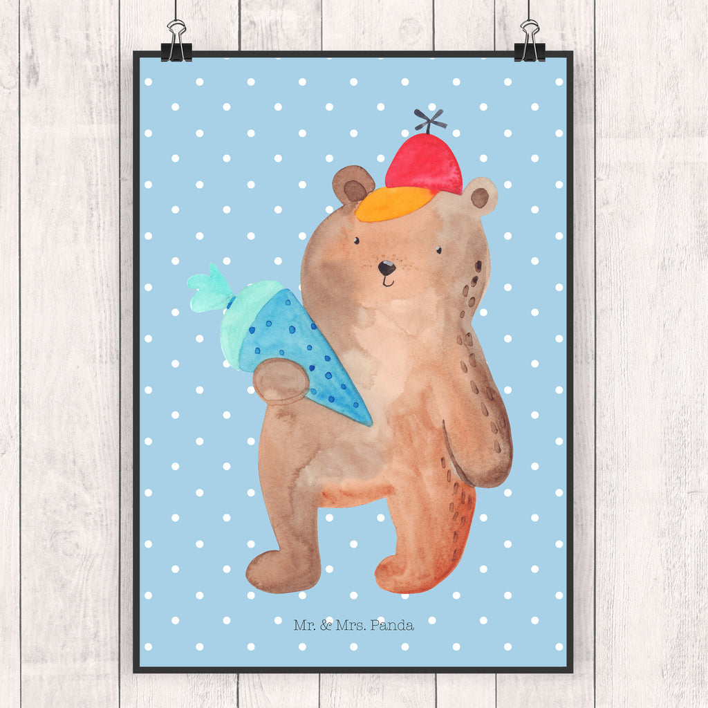 Poster Bär mit Schultüte Poster, Wandposter, Bild, Wanddeko, Küchenposter, Kinderposter, Wanddeko Bild, Raumdekoration, Wanddekoration, Handgemaltes Poster, Mr. & Mrs. Panda Poster, Designposter, Kunstdruck, Posterdruck, Bär, Teddy, Teddybär, Bär Motiv, Schultüte, Erster Schultag Geschenk, Einschulung Geschenk, Schule Geschenk, Grundschule, Schulanfang, Schulbeginn