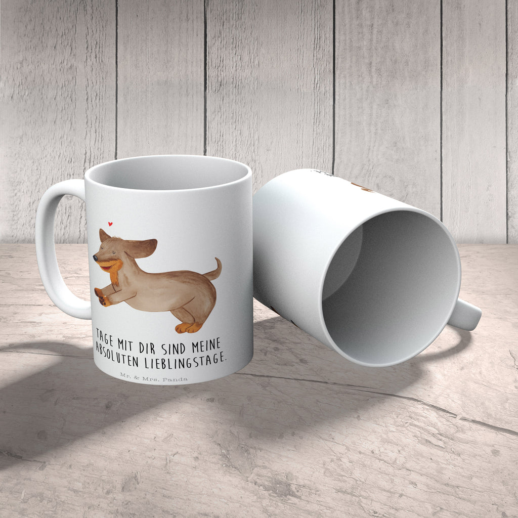 Tasse Hund Dackel fröhlich Hund, Hunde, Dackel, Dachshund, happy dog Becher, Kaffeetasse, Kaffeebecher, Tee, Frühstück, Büro  Hund, Hundemotiv, Haustier, Hunderasse, Tierliebhaber, Hundebesitzer, Sprüche