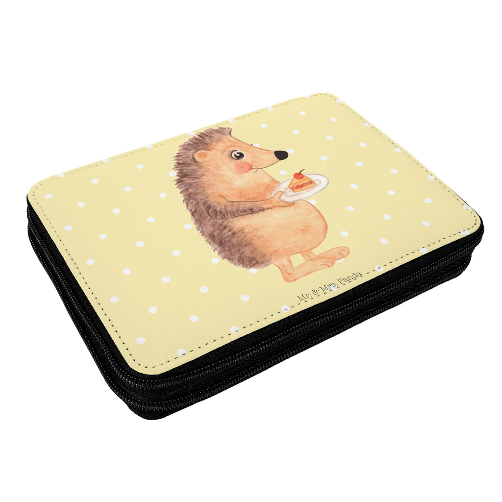 Federmappe Igel mit Kuchenstück Federmappe, Stiftetasche, Stifte Etui, Schule, Einschulung, Geschenk, Kind, Schüler, Schülerin, Stifterolle, Federmäppchen, Motiv, Grundschule, Federmäppchen bedruckt, Büro Stifte Etui, Bestückte Federmappe, Kinder Federmappe, Federmappe Einschulung, Tiermotive, Gute Laune, lustige Sprüche, Tiere, Igel, Essen Spruch, Kuchen, Backen Geschenk, Kuchen backen, Einladung Party, Geburtstagskuchen, Torte