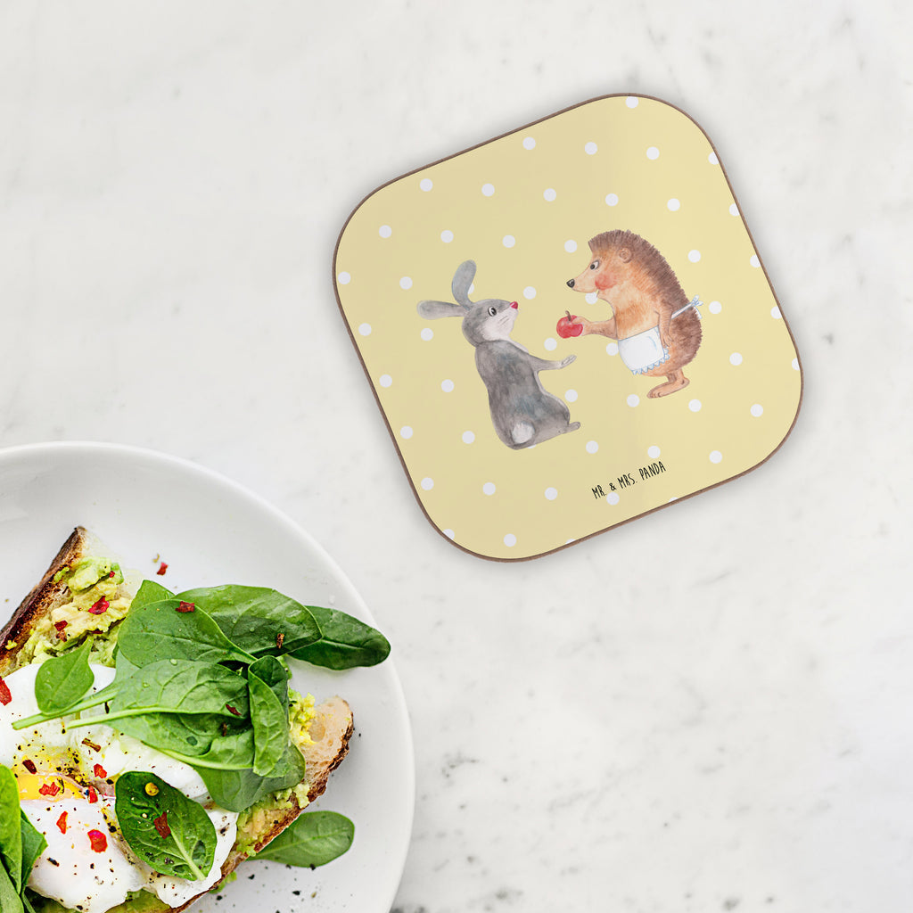 Quadratische Untersetzer Liebe ist nie ohne Schmerz Bierdeckel, Glasuntersetzer, Untersetzer Gläser, Getränkeuntersetzer, Tiermotive, Gute Laune, lustige Sprüche, Tiere, Igel und Hase, Igel, Hase, Liebe Spruch, Liebeskummer Geschenk, Herzschmerz, Trösten, Trennungsschmerz, Spruch romantisch