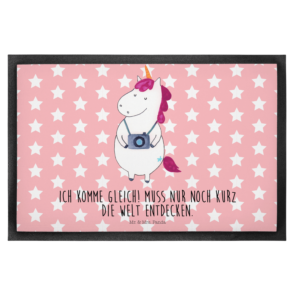 Fußmatte Einhorn Fotograf Einhorn, Einhörner, Unicorn, Fotograf, Fotografie, Kamera, Reisen, Weltreise, Weltenbummler, Urlaub, Tourist, Kurztrip, Reise, Städtereise Türvorleger, Schmutzmatte, Fußabtreter, Matte, Schmutzfänger, Fußabstreifer, Schmutzfangmatte, Türmatte, Motivfußmatte,  Haustürmatte, Vorleger  Einhorn, Einhörner, Einhorn Deko, Pegasus, Unicorn