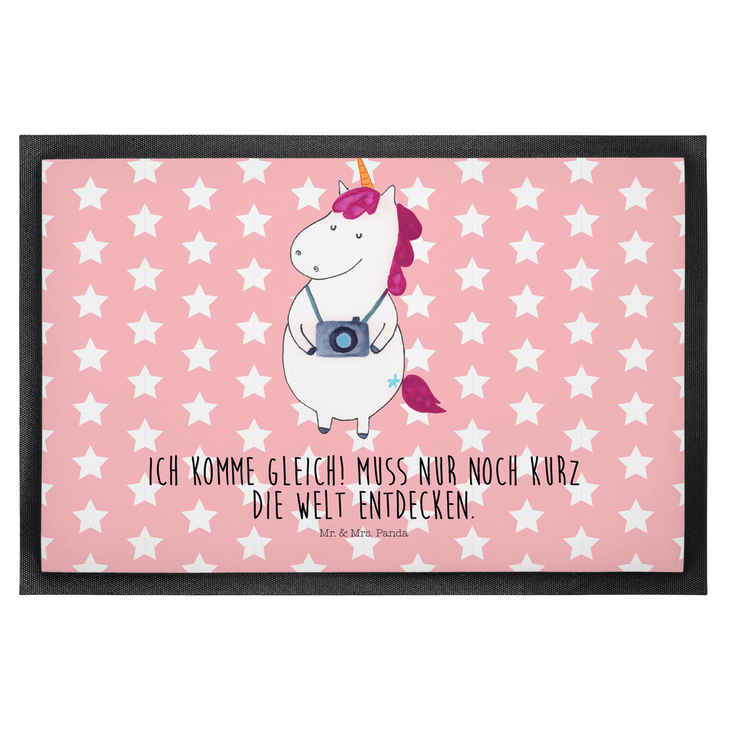 Fußmatte Einhorn Fotograf Einhorn, Einhörner, Unicorn, Fotograf, Fotografie, Kamera, Reisen, Weltreise, Weltenbummler, Urlaub, Tourist, Kurztrip, Reise, Städtereise Türvorleger, Schmutzmatte, Fußabtreter, Matte, Schmutzfänger, Fußabstreifer, Schmutzfangmatte, Türmatte, Motivfußmatte,  Haustürmatte, Vorleger  Einhorn, Einhörner, Einhorn Deko, Pegasus, Unicorn