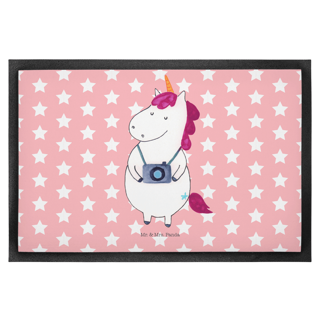 Fußmatte Einhorn Fotograf Einhorn, Einhörner, Unicorn, Fotograf, Fotografie, Kamera, Reisen, Weltreise, Weltenbummler, Urlaub, Tourist, Kurztrip, Reise, Städtereise Türvorleger, Schmutzmatte, Fußabtreter, Matte, Schmutzfänger, Fußabstreifer, Schmutzfangmatte, Türmatte, Motivfußmatte,  Haustürmatte, Vorleger  Einhorn, Einhörner, Einhorn Deko, Pegasus, Unicorn