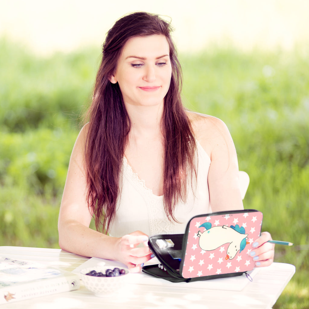 Federmappe Einhorn Schnullie Federmappe, Stiftetasche, Stifte Etui, Schule, Einschulung, Geschenk, Kind, Schüler, Schülerin, Stifterolle, Federmäppchen, Motiv, Grundschule, Federmäppchen bedruckt, Büro Stifte Etui, Bestückte Federmappe, Kinder Federmappe, Federmappe Einschulung, Einhorn, Einhörner, Einhorn Deko, Pegasus, Unicorn, Baby, Kleinkind, Geburt, Geburtstag, Säugling, Schnuller, Geschenk Geburt, Mutter, Mama