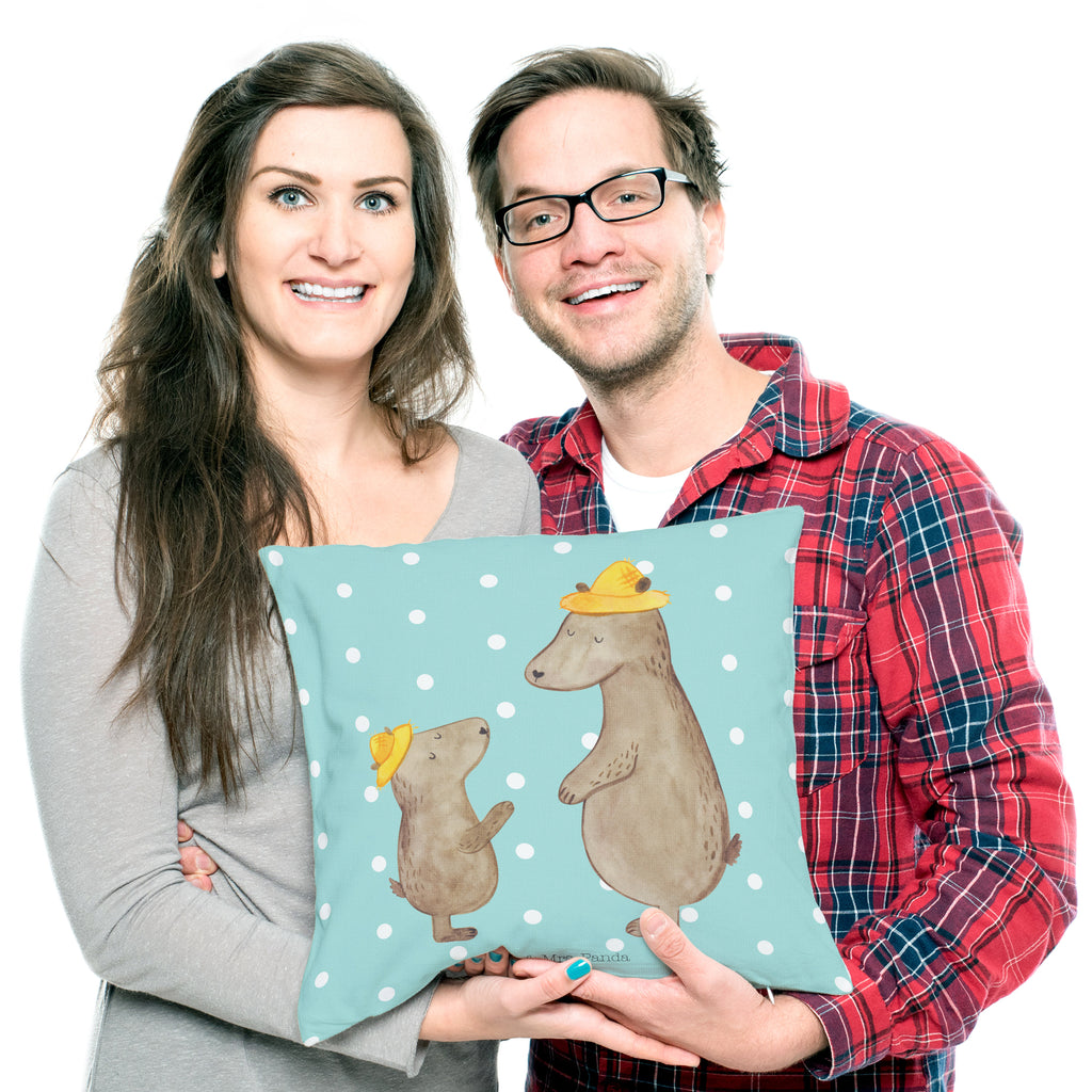 40x40 Kissen Bären mit Hut Kissenhülle, Kopfkissen, Sofakissen, Dekokissen, Motivkissen, Familie, Vatertag, Muttertag, Bruder, Schwester, Mama, Papa, Oma, Opa, Bär, Bären, Vater, Papi, Paps, Dad, Daddy, Lieblingsmensch, Sohn, Söhne, Kind, Kinder, Vater-Sohn, Family, Vorbild