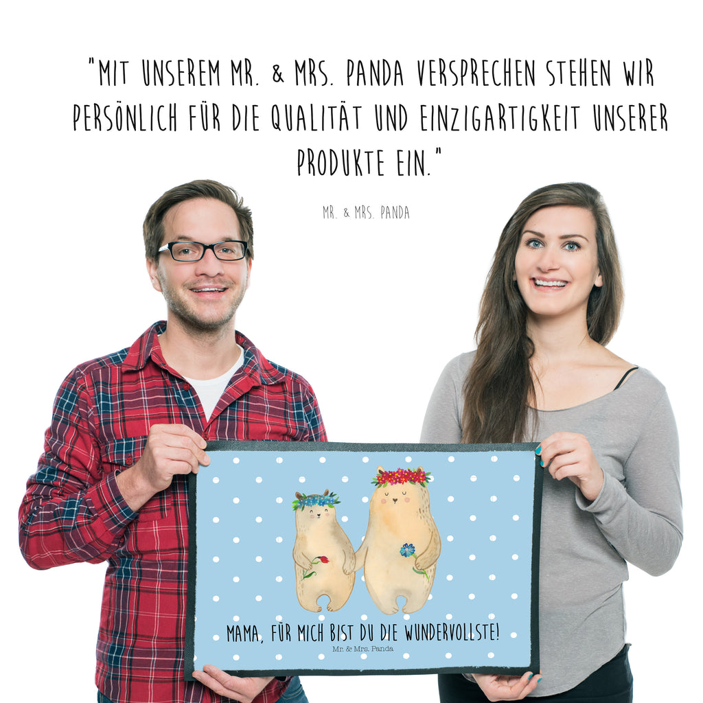 Fußmatte Bären mit Blumenkranz Bär, Bären, Mama, Mutter, Mutti, Mami, Lieblingsmensch, Lieblingsmama, beste Mutter, weltbeste Mama, Geschenk Mama. Muttertag, Tochter, Kind, Kinder, Töchter, Familie, Family, Vorbild Türvorleger, Schmutzmatte, Fußabtreter, Matte, Schmutzfänger, Fußabstreifer, Schmutzfangmatte, Türmatte, Motivfußmatte,  Haustürmatte, Vorleger  Familie, Vatertag, Muttertag, Bruder, Schwester, Mama, Papa, Oma, Opa