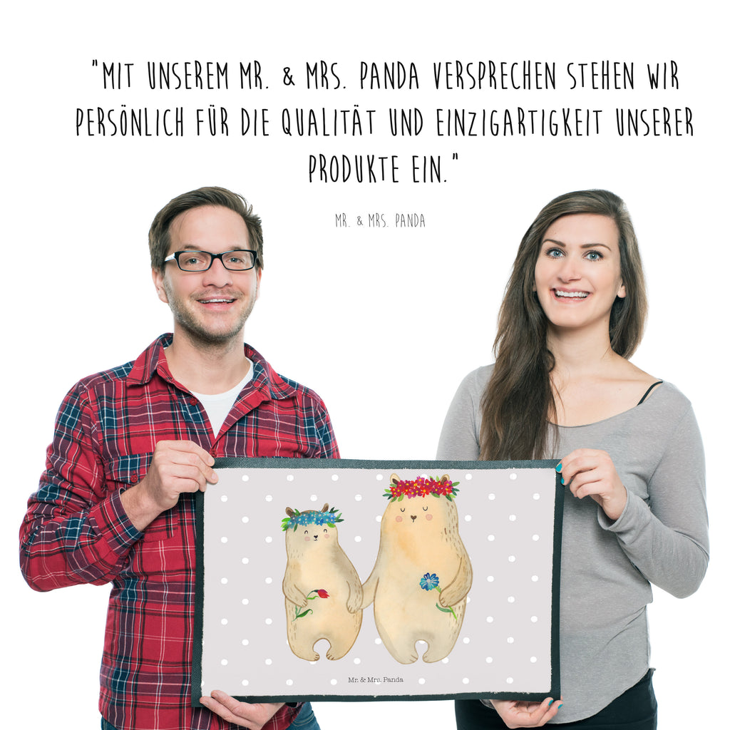 Fußmatte Bären mit Blumenkranz Bär, Bären, Mama, Mutter, Mutti, Mami, Lieblingsmensch, Lieblingsmama, beste Mutter, weltbeste Mama, Geschenk Mama. Muttertag, Tochter, Kind, Kinder, Töchter, Familie, Family, Vorbild Türvorleger, Schmutzmatte, Fußabtreter, Matte, Schmutzfänger, Fußabstreifer, Schmutzfangmatte, Türmatte, Motivfußmatte,  Haustürmatte, Vorleger  Familie, Vatertag, Muttertag, Bruder, Schwester, Mama, Papa, Oma, Opa