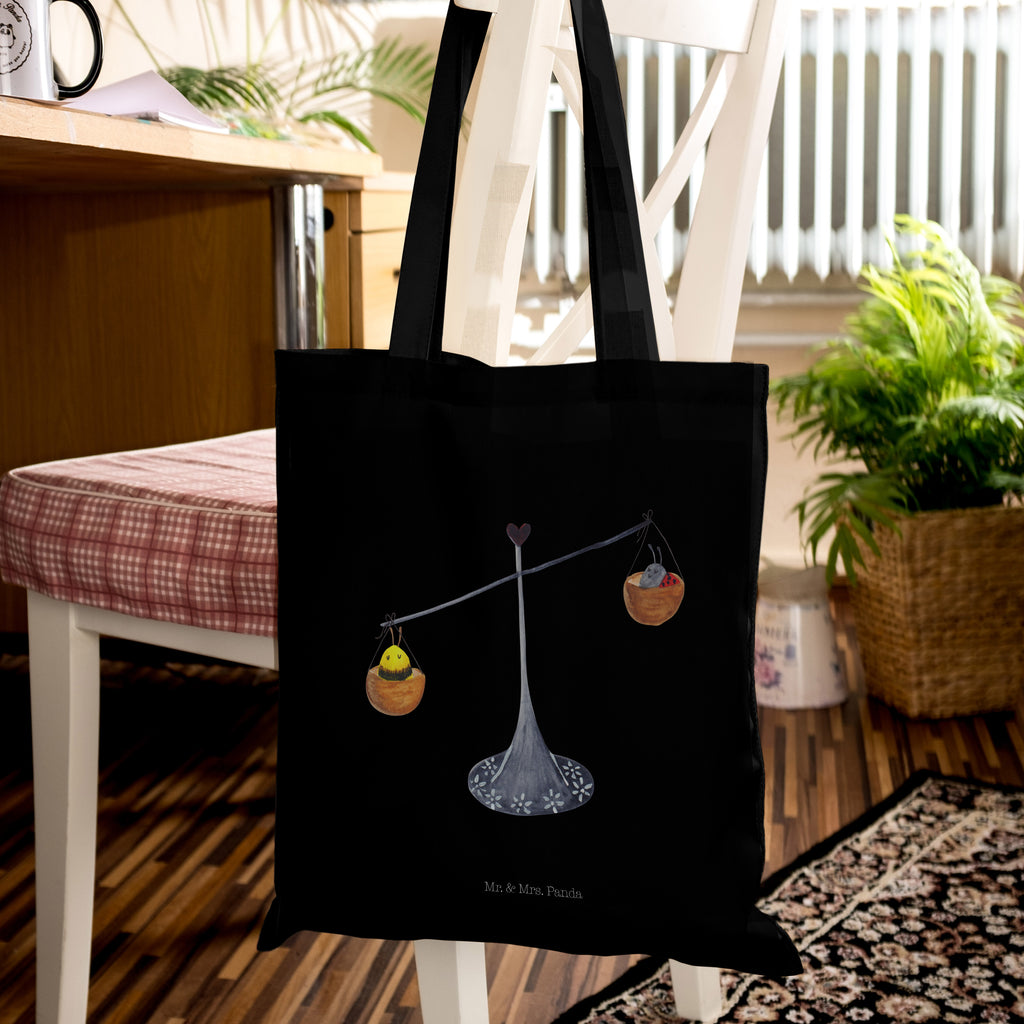 Tragetasche Sternzeichen Waage Beuteltasche, Beutel, Einkaufstasche, Jutebeutel, Stoffbeutel, Tierkreiszeichen, Sternzeichen, Horoskop, Astrologie, Aszendent, Waage, Waage Geschenk, Waage Sternzeichen, Geschenk Oktober, Geschenk September, Geburtstag Oktober, Geburtstag September, Gleichgewicht, Marienkäfer, Hummel, Biene