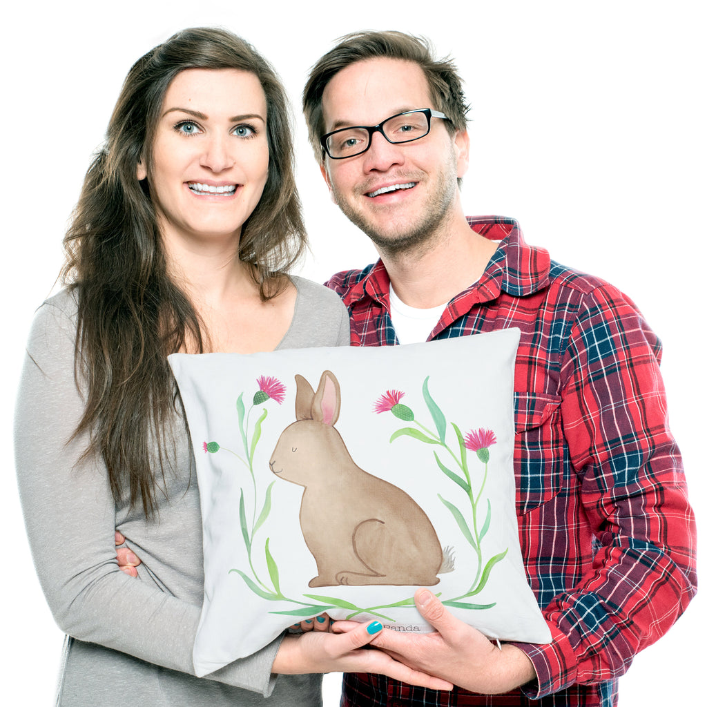 40x40 Kissen Hase sitzend Kissenhülle, Kopfkissen, Sofakissen, Dekokissen, Motivkissen, Ostern, Osterhase, Ostergeschenke, Osternest, Osterdeko, Geschenk zu Ostern, Frohe Ostern, Ostergrüße, Osterblume, Liebe, Grüße, Hase, Kaninchen