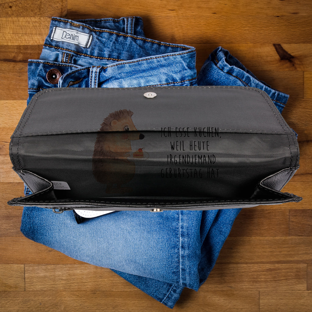 Damen Portemonnaie Igel mit Kuchenstück Portemonnaie, Portemonee, Geldbörse, Damen, Groß, XXL, Geldbeutel, Portemonnaies, Tiermotive, Gute Laune, lustige Sprüche, Tiere, Igel, Essen Spruch, Kuchen, Backen Geschenk, Kuchen backen, Einladung Party, Geburtstagskuchen, Torte