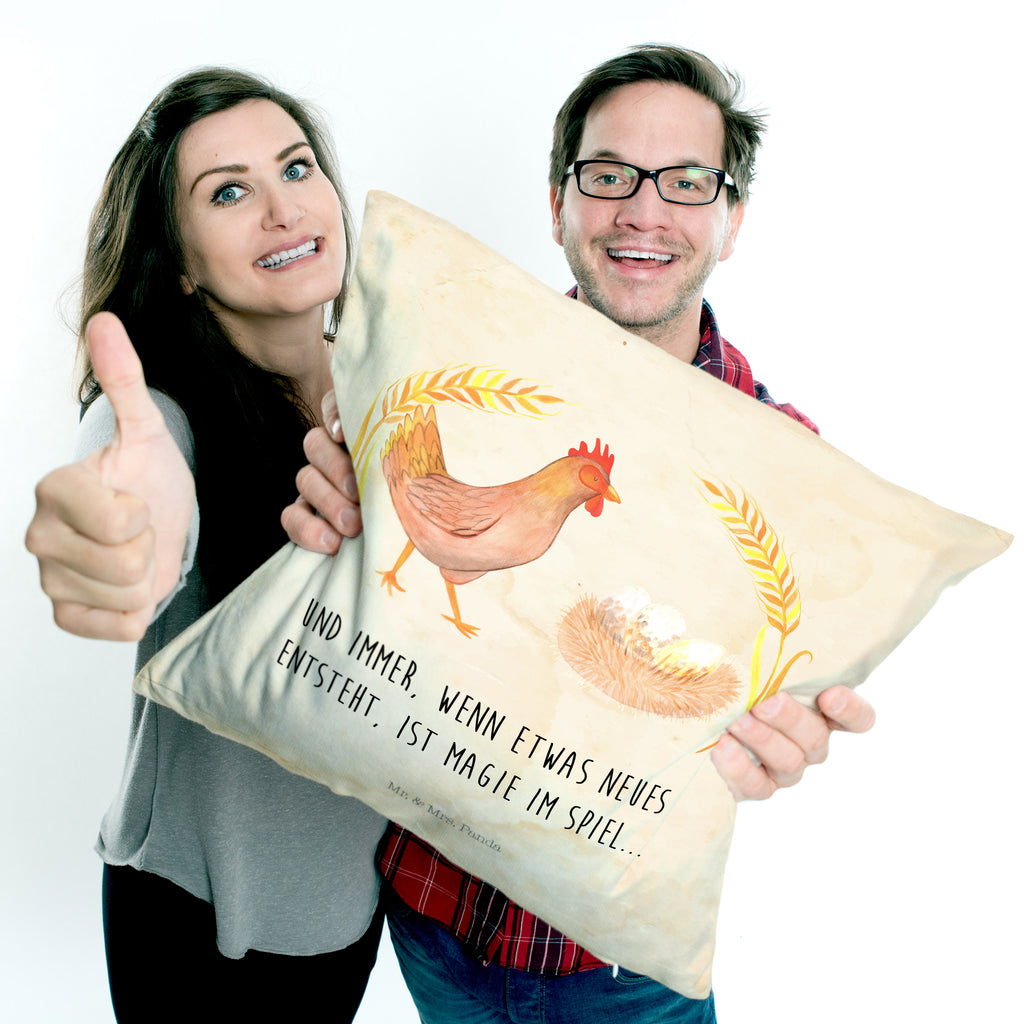40x40 Kissen Huhn stolz Kissenhülle, Kopfkissen, Sofakissen, Dekokissen, Motivkissen, Bauernhof, Hoftiere, Landwirt, Landwirtin, Hahn, Henne, Hühner, Eier, Hof, Landleben, Motivation, Geburt, Magie, Spruch, Schwangerschaft