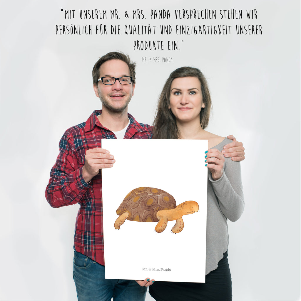 Poster Schildkröte marschiert Poster, Wandposter, Bild, Wanddeko, Küchenposter, Kinderposter, Wanddeko Bild, Raumdekoration, Wanddekoration, Handgemaltes Poster, Mr. & Mrs. Panda Poster, Designposter, Kunstdruck, Posterdruck, Meerestiere, Meer, Urlaub, Schildkröte, Schildkröten, get lost, Abenteuer, Reiselust, Inspiration, Neustart, Motivation, Lieblingsmensch