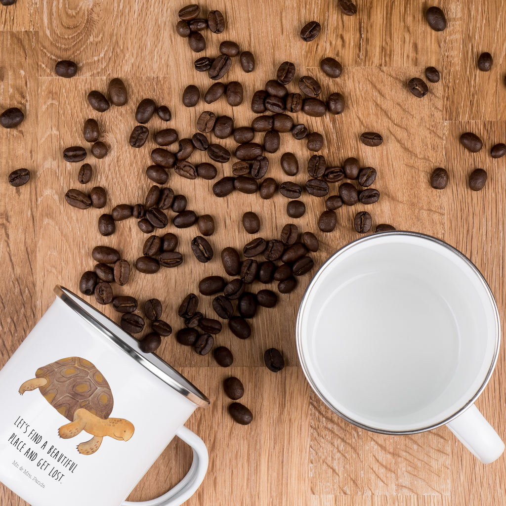 Camping Emaille Tasse Schildkröte marschiert Campingtasse, Trinkbecher, Metalltasse, Outdoor Tasse, Emaille Trinkbecher, Blechtasse Outdoor, Emaille Campingbecher, Edelstahl Trinkbecher, Metalltasse für Camping, Kaffee Blechtasse, Camping Tasse Metall, Meerestiere, Meer, Urlaub, Schildkröte, Schildkröten, get lost, Abenteuer, Reiselust, Inspiration, Neustart, Motivation, Lieblingsmensch