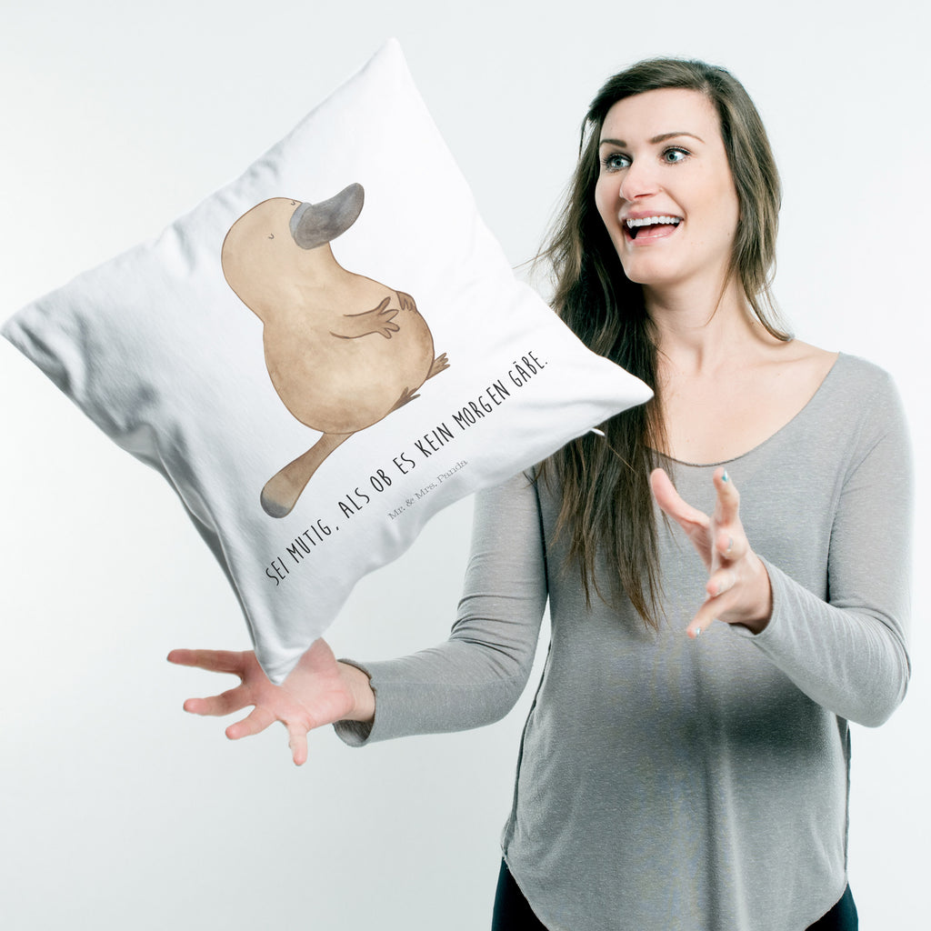 40x40 Kissen Schnabeltier mutig Kissenhülle, Kopfkissen, Sofakissen, Dekokissen, Motivkissen, Meerestiere, Meer, Urlaub, Schnabeltier, Mut, mutig, Lebensweisheit, Schnabeltiere, Motivation, Training, Büro, Arbeit, Neuanfang, Neustart, Weltreise, Raodtrip