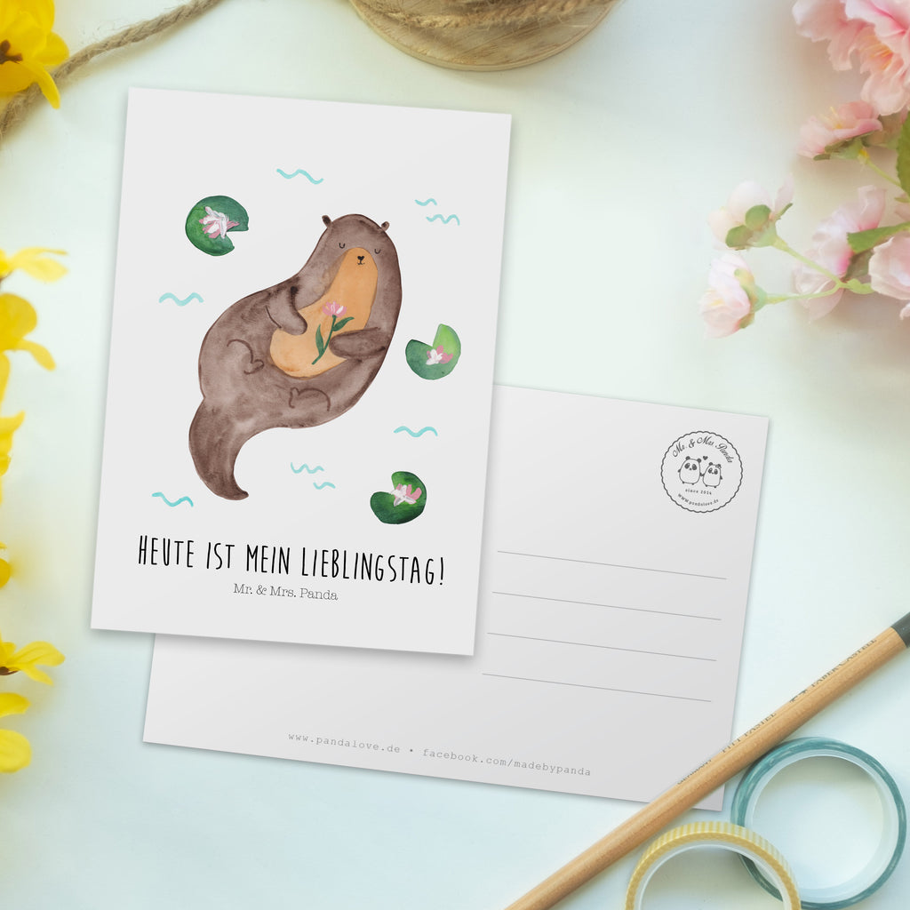 Postkarte Otter mit Seerose Geschenkkarte, Grußkarte, Karte, Einladung, Ansichtskarte, Geburtstagskarte, Einladungskarte, Otter, Fischotter, Seeotter, Otter Seeotter See Otter
