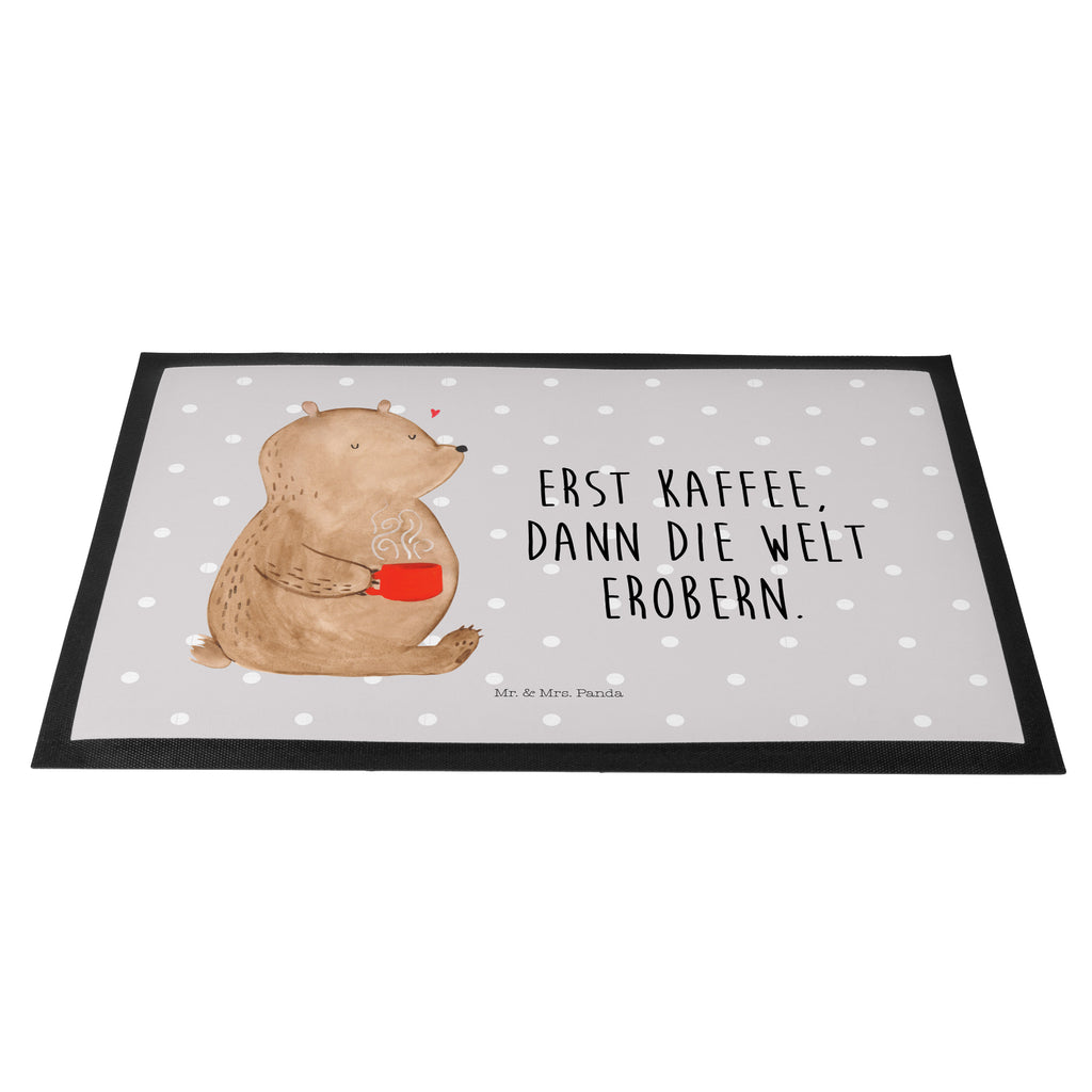 Fußmatte Bär Kaffee Kaffee, Coffee, Bär, Bären, guten Morgen, Morgenroutine, Welt erobern, Welt retten, Motivation	 Türvorleger, Schmutzmatte, Fußabtreter, Matte, Schmutzfänger, Fußabstreifer, Schmutzfangmatte, Türmatte, Motivfußmatte,  Haustürmatte, Vorleger  Bär, Teddy, Teddybär