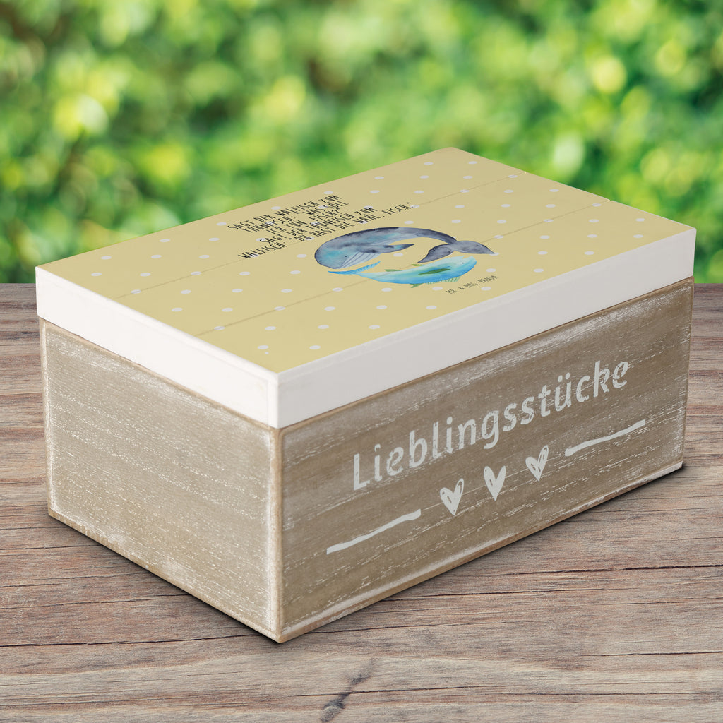 Holzkiste Walfisch & Thunfisch Holzkiste, Kiste, Schatzkiste, Truhe, Schatulle, XXL, Erinnerungsbox, Erinnerungskiste, Dekokiste, Aufbewahrungsbox, Tiermotive, Gute Laune, lustige Sprüche, Tiere, Wal, Wahl, Tunfisch, Wortwitz lustig, Spruch lustig, Flachwitz, Witz, Spruch des Tages, Flachwitz Geschenk