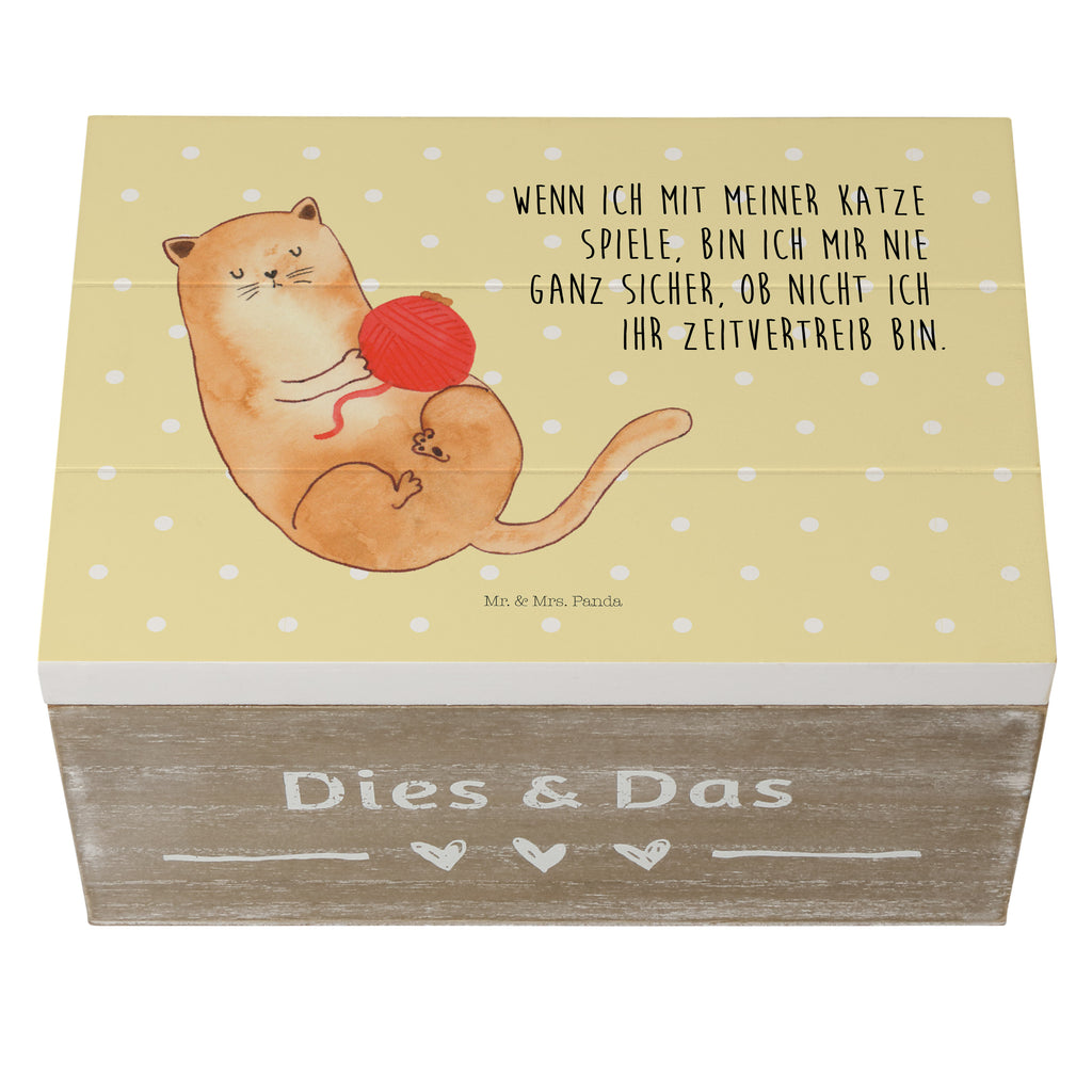 Holzkiste Katzen Wollknäul Holzkiste, Kiste, Schatzkiste, Truhe, Schatulle, XXL, Erinnerungsbox, Erinnerungskiste, Dekokiste, Aufbewahrungsbox, Katze, Katzenmotiv, Katzenfan, Katzendeko, Katzenfreund, Katzenliebhaber, Katzenprodukte, Katzenartikel, Katzenaccessoires, Katzensouvenirs, Katzenliebhaberprodukte, Katzenmotive, Katzen, Kater, Mietze, Cat, Cats, Katzenhalter, Katzenbesitzerin, Haustier, Wollknäuel, Wolle, Spielen, Spiel, verspielt