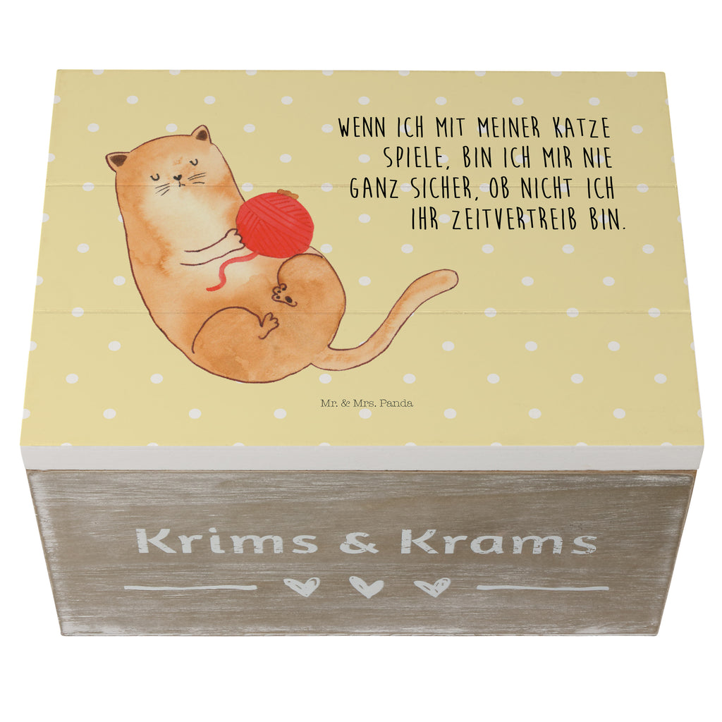 Holzkiste Katzen Wollknäul Holzkiste, Kiste, Schatzkiste, Truhe, Schatulle, XXL, Erinnerungsbox, Erinnerungskiste, Dekokiste, Aufbewahrungsbox, Katze, Katzenmotiv, Katzenfan, Katzendeko, Katzenfreund, Katzenliebhaber, Katzenprodukte, Katzenartikel, Katzenaccessoires, Katzensouvenirs, Katzenliebhaberprodukte, Katzenmotive, Katzen, Kater, Mietze, Cat, Cats, Katzenhalter, Katzenbesitzerin, Haustier, Wollknäuel, Wolle, Spielen, Spiel, verspielt