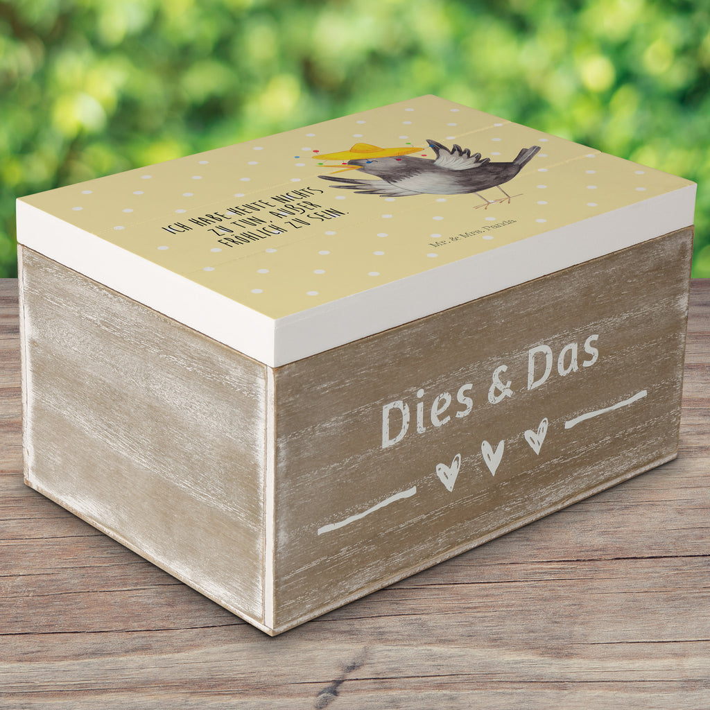 Holzkiste Rabe mit Sombrero Holzkiste, Kiste, Schatzkiste, Truhe, Schatulle, XXL, Erinnerungsbox, Erinnerungskiste, Dekokiste, Aufbewahrungsbox, Tiermotive, Gute Laune, lustige Sprüche, Tiere, Rabe, Vogel, Vögel, Spruch positiv, fröhlich sein, glücklich sein, Glück Spruch, froh, Elster, Motivation