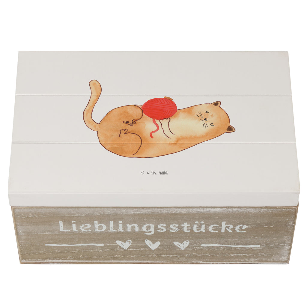 Holzkiste Katzen Wollknäul Holzkiste, Kiste, Schatzkiste, Truhe, Schatulle, XXL, Erinnerungsbox, Erinnerungskiste, Dekokiste, Aufbewahrungsbox, Katze, Katzenmotiv, Katzenfan, Katzendeko, Katzenfreund, Katzenliebhaber, Katzenprodukte, Katzenartikel, Katzenaccessoires, Katzensouvenirs, Katzenliebhaberprodukte, Katzenmotive, Katzen, Kater, Mietze, Cat, Cats, Katzenhalter, Katzenbesitzerin, Haustier, Wollknäuel, Wolle, Spielen, Spiel, verspielt