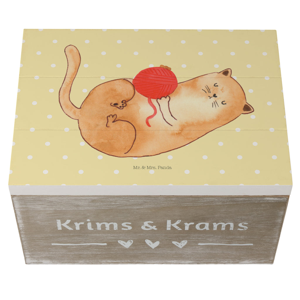Holzkiste Katzen Wollknäul Holzkiste, Kiste, Schatzkiste, Truhe, Schatulle, XXL, Erinnerungsbox, Erinnerungskiste, Dekokiste, Aufbewahrungsbox, Katze, Katzenmotiv, Katzenfan, Katzendeko, Katzenfreund, Katzenliebhaber, Katzenprodukte, Katzenartikel, Katzenaccessoires, Katzensouvenirs, Katzenliebhaberprodukte, Katzenmotive, Katzen, Kater, Mietze, Cat, Cats, Katzenhalter, Katzenbesitzerin, Haustier, Wollknäuel, Wolle, Spielen, Spiel, verspielt
