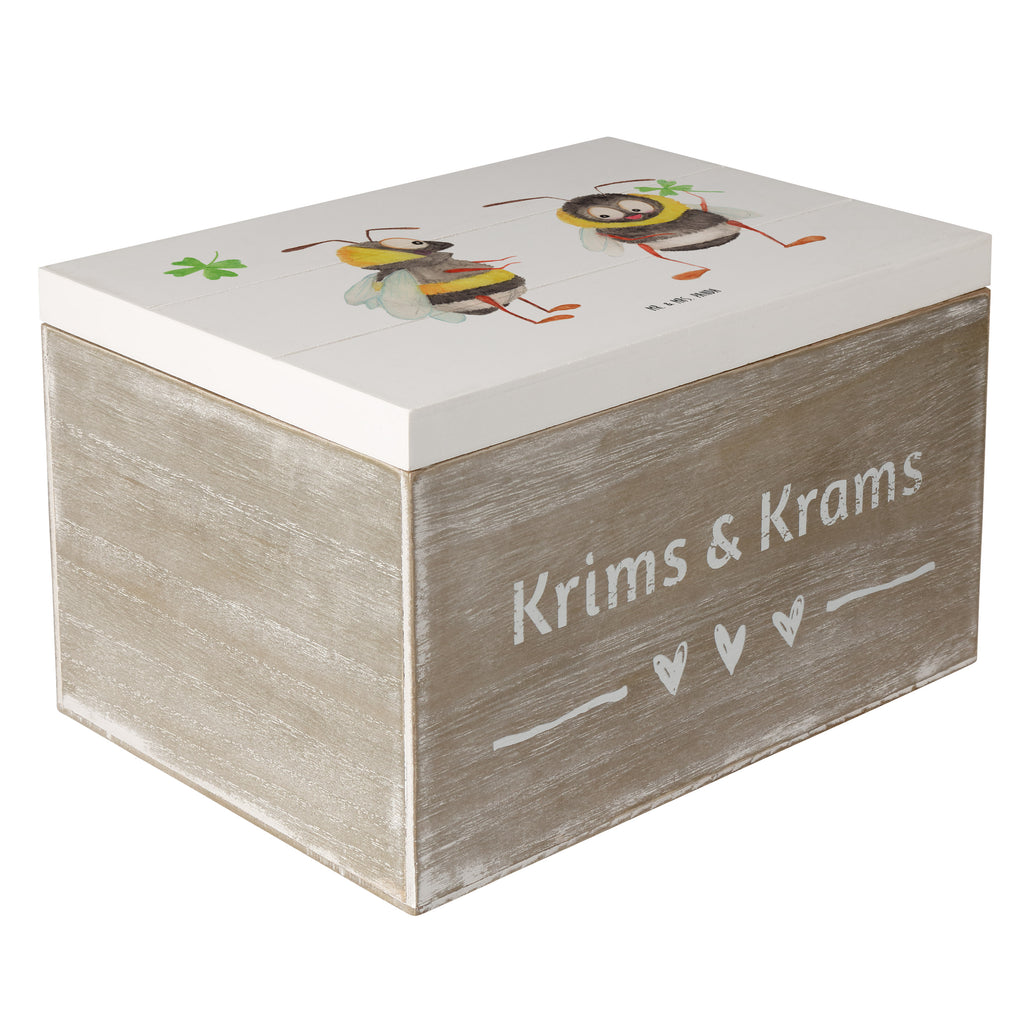 Holzkiste Hummeln mit Kleeblatt Holzkiste, Kiste, Schatzkiste, Truhe, Schatulle, XXL, Erinnerungsbox, Erinnerungskiste, Dekokiste, Aufbewahrungsbox, Tiermotive, Gute Laune, lustige Sprüche, Tiere, Hummel, Biene, Spruch positiv, Biene Deko, Spruch schön, glücklich sein, glücklich werden, Spruch fröhlich