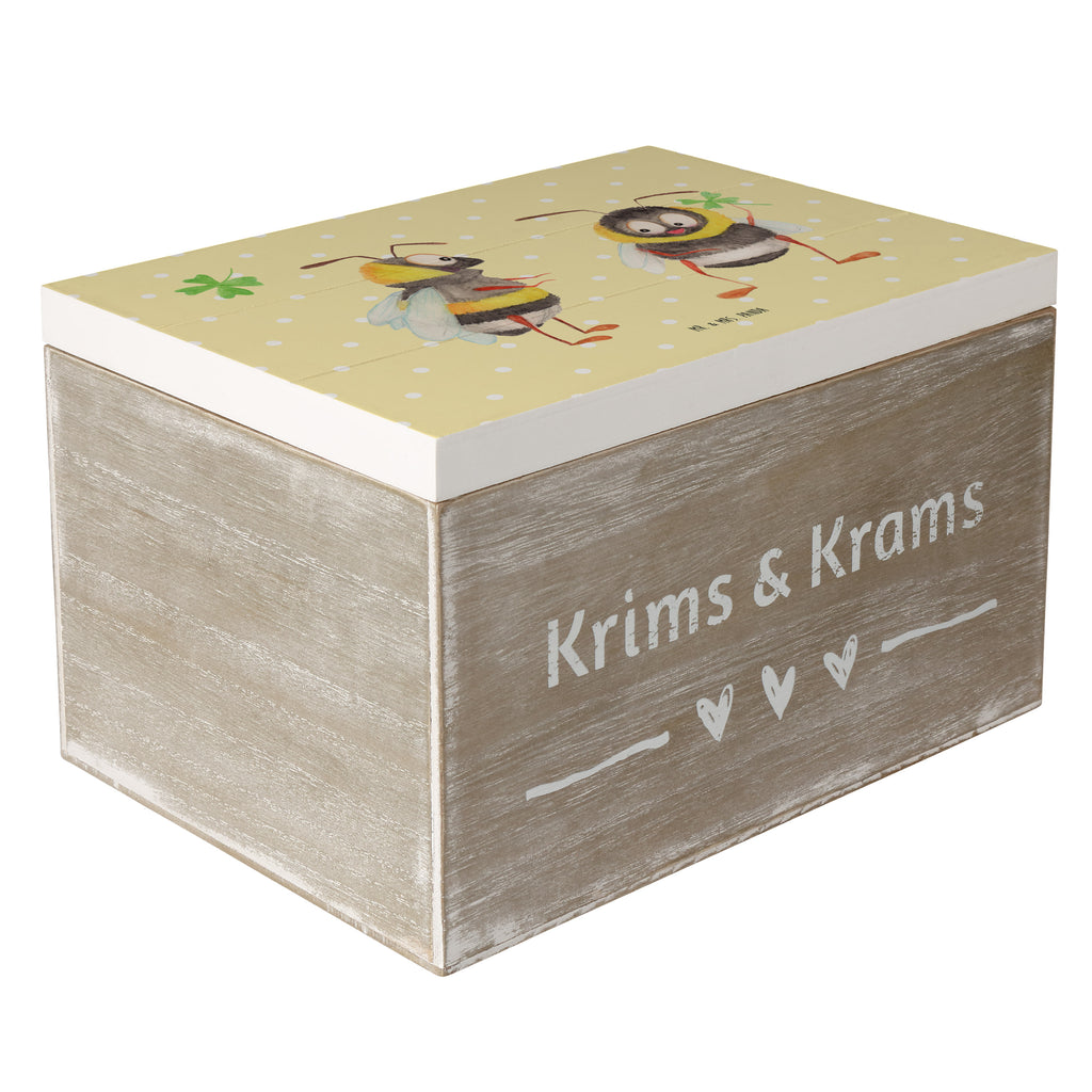 Holzkiste Hummeln mit Kleeblatt Holzkiste, Kiste, Schatzkiste, Truhe, Schatulle, XXL, Erinnerungsbox, Erinnerungskiste, Dekokiste, Aufbewahrungsbox, Tiermotive, Gute Laune, lustige Sprüche, Tiere, Hummel, Biene, Spruch positiv, Biene Deko, Spruch schön, glücklich sein, glücklich werden, Spruch fröhlich