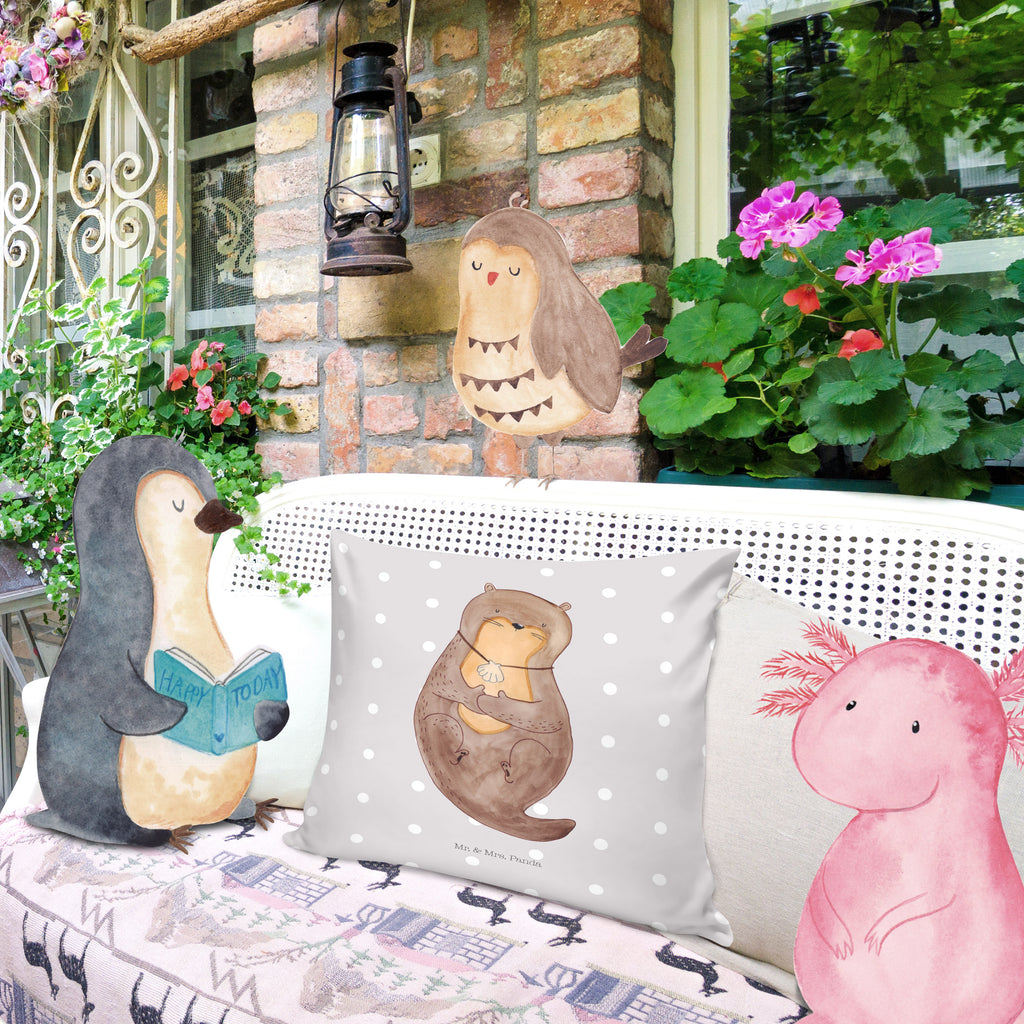 40x40 Kissen Otter mit Muschelmedaillon Kissenhülle, Kopfkissen, Sofakissen, Dekokissen, Motivkissen, Otter, Fischotter, Seeotter, Otterliebe, grübeln, träumen, Motivation, Tagträumen, Büro