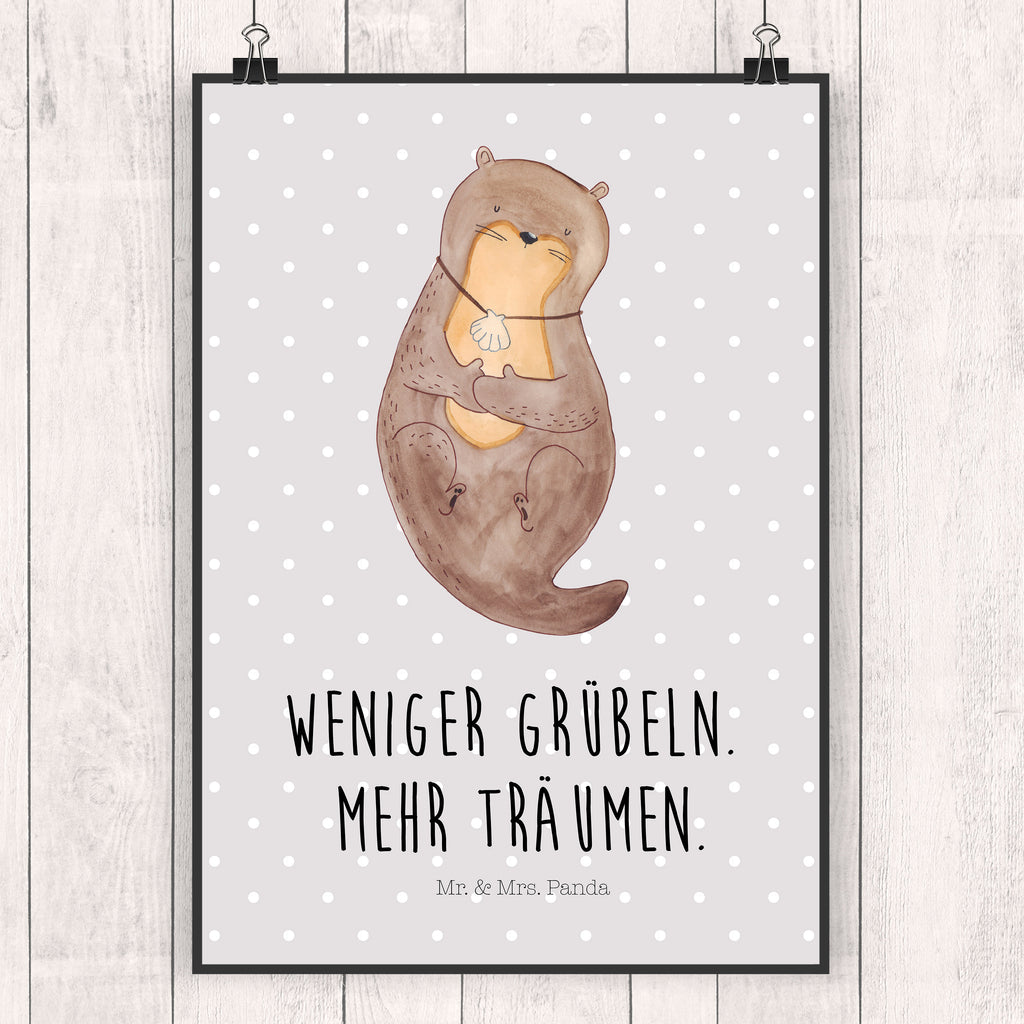 Poster Otter mit Muschelmedaillon Poster, Wandposter, Bild, Wanddeko, Küchenposter, Kinderposter, Wanddeko Bild, Raumdekoration, Wanddekoration, Handgemaltes Poster, Mr. & Mrs. Panda Poster, Designposter, Kunstdruck, Posterdruck, Otter, Fischotter, Seeotter, Otterliebe, grübeln, träumen, Motivation, Tagträumen, Büro