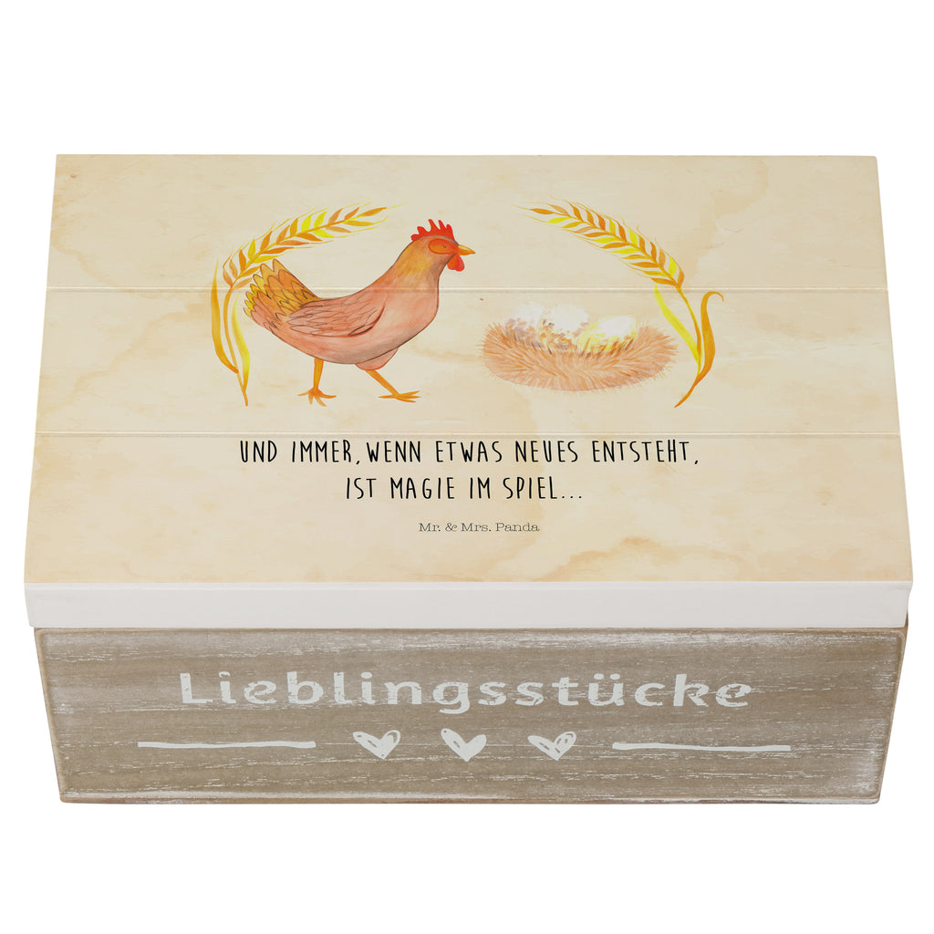 Holzkiste Huhn stolz Holzkiste, Kiste, Schatzkiste, Truhe, Schatulle, XXL, Erinnerungsbox, Erinnerungskiste, Dekokiste, Aufbewahrungsbox, Bauernhof, Hoftiere, Landwirt, Landwirtin, Hahn, Henne, Hühner, Eier, Hof, Landleben, Motivation, Geburt, Magie, Spruch, Schwangerschaft