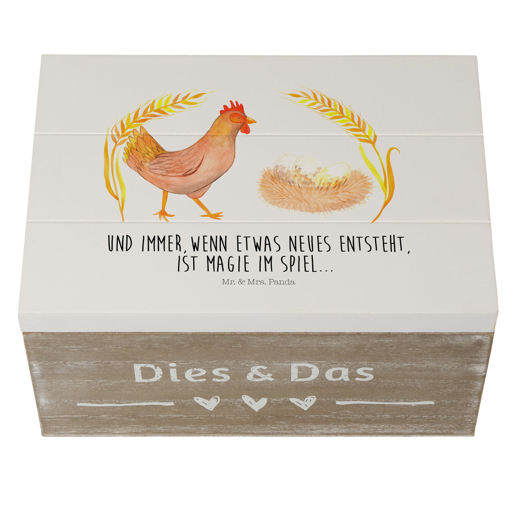 Holzkiste Huhn stolz Holzkiste, Kiste, Schatzkiste, Truhe, Schatulle, XXL, Erinnerungsbox, Erinnerungskiste, Dekokiste, Aufbewahrungsbox, Bauernhof, Hoftiere, Landwirt, Landwirtin, Hahn, Henne, Hühner, Eier, Hof, Landleben, Motivation, Geburt, Magie, Spruch, Schwangerschaft