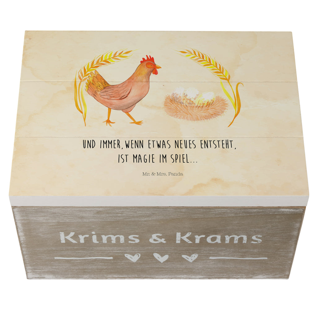 Holzkiste Huhn stolz Holzkiste, Kiste, Schatzkiste, Truhe, Schatulle, XXL, Erinnerungsbox, Erinnerungskiste, Dekokiste, Aufbewahrungsbox, Bauernhof, Hoftiere, Landwirt, Landwirtin, Hahn, Henne, Hühner, Eier, Hof, Landleben, Motivation, Geburt, Magie, Spruch, Schwangerschaft