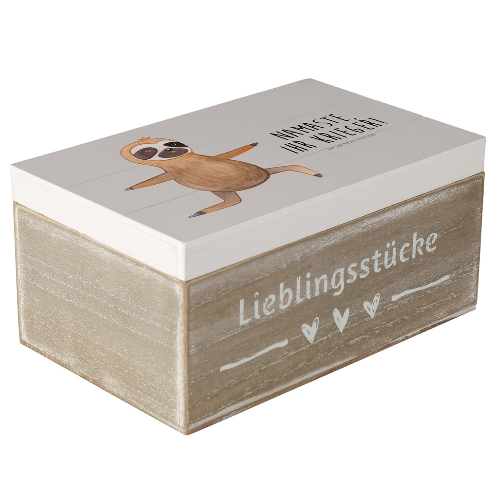 Holzkiste Faultier  Yoga Holzkiste, Kiste, Schatzkiste, Truhe, Schatulle, XXL, Erinnerungsbox, Erinnerungskiste, Dekokiste, Aufbewahrungsbox, Faultier, Faultier Geschenk, Faultier Deko, Faultiere, faul, Lieblingstier, Yoga, Namaste, Krieger, Yogaübungen, Meditation, Atmung, Gelassenheit, Entspannung