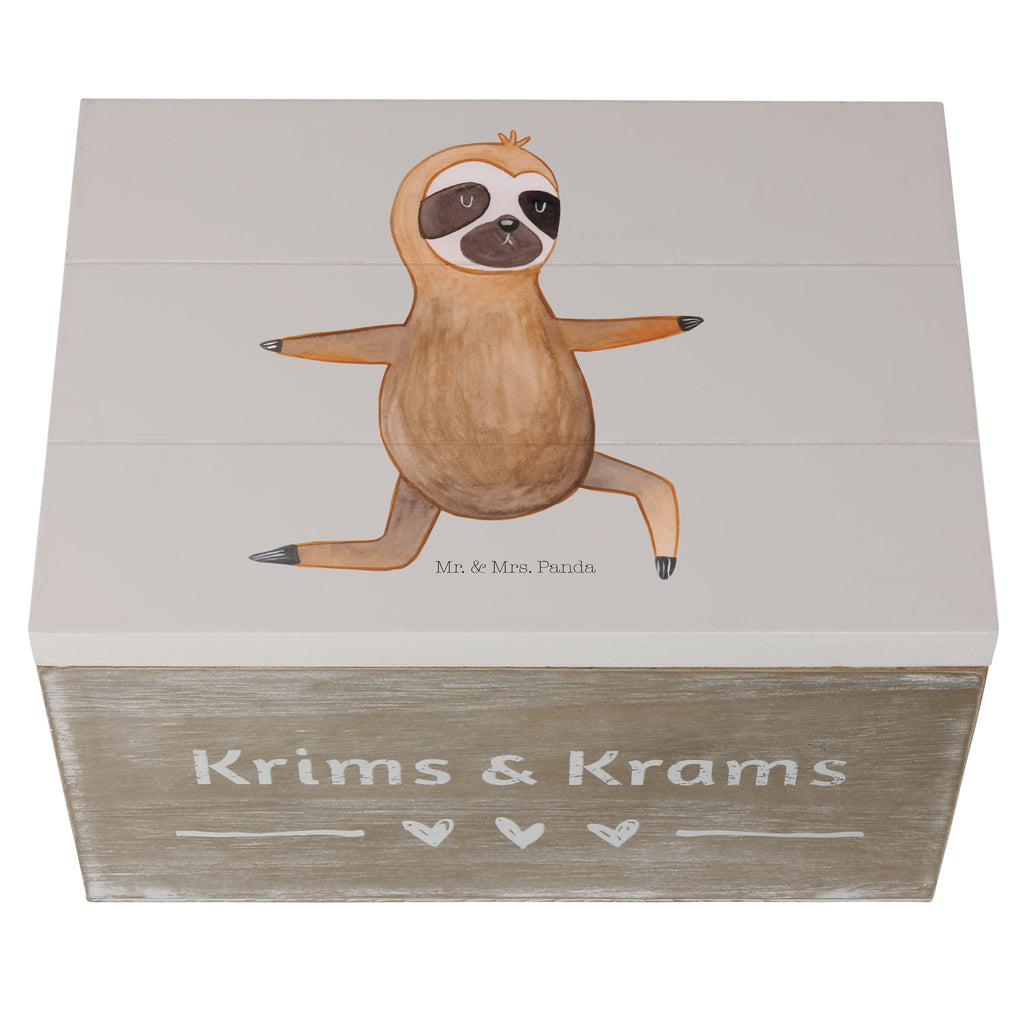 Holzkiste Faultier  Yoga Holzkiste, Kiste, Schatzkiste, Truhe, Schatulle, XXL, Erinnerungsbox, Erinnerungskiste, Dekokiste, Aufbewahrungsbox, Faultier, Faultier Geschenk, Faultier Deko, Faultiere, faul, Lieblingstier, Yoga, Namaste, Krieger, Yogaübungen, Meditation, Atmung, Gelassenheit, Entspannung