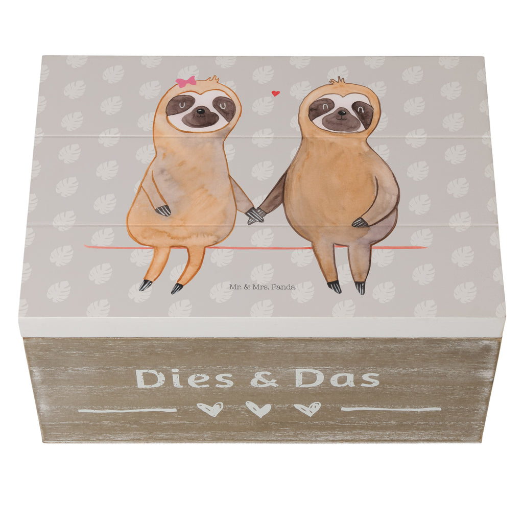 Holzkiste Faultier Pärchen Holzkiste, Kiste, Schatzkiste, Truhe, Schatulle, XXL, Erinnerungsbox, Erinnerungskiste, Dekokiste, Aufbewahrungsbox, Faultier, Faultier Geschenk, Faultier Deko, Faultiere, faul, Lieblingstier, Liebe, Liebespaar, Faultierliebe, Faultierpärchen, verliebt, verlobt, gemeinsam, relaxen, Pärchen, Beziehung, Langsamkeit