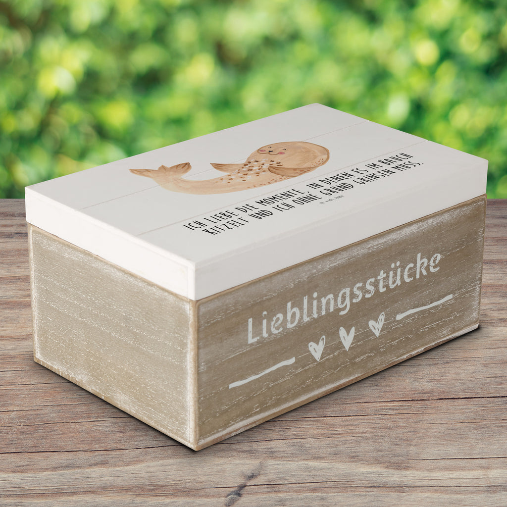 Holzkiste Robbe liegend Holzkiste, Kiste, Schatzkiste, Truhe, Schatulle, XXL, Erinnerungsbox, Erinnerungskiste, Dekokiste, Aufbewahrungsbox, Tiermotive, Gute Laune, lustige Sprüche, Tiere, Robbe, Robben, Seehund, Strand, Meerestier, Ostsee, Nordsee, Lachen, Freude