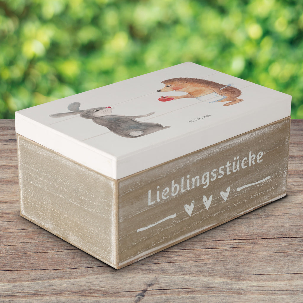 Holzkiste Liebe ist nie ohne Schmerz Holzkiste, Kiste, Schatzkiste, Truhe, Schatulle, XXL, Erinnerungsbox, Erinnerungskiste, Dekokiste, Aufbewahrungsbox, Tiermotive, Gute Laune, lustige Sprüche, Tiere, Igel und Hase, Igel, Hase, Liebe Spruch, Liebeskummer Geschenk, Herzschmerz, Trösten, Trennungsschmerz, Spruch romantisch