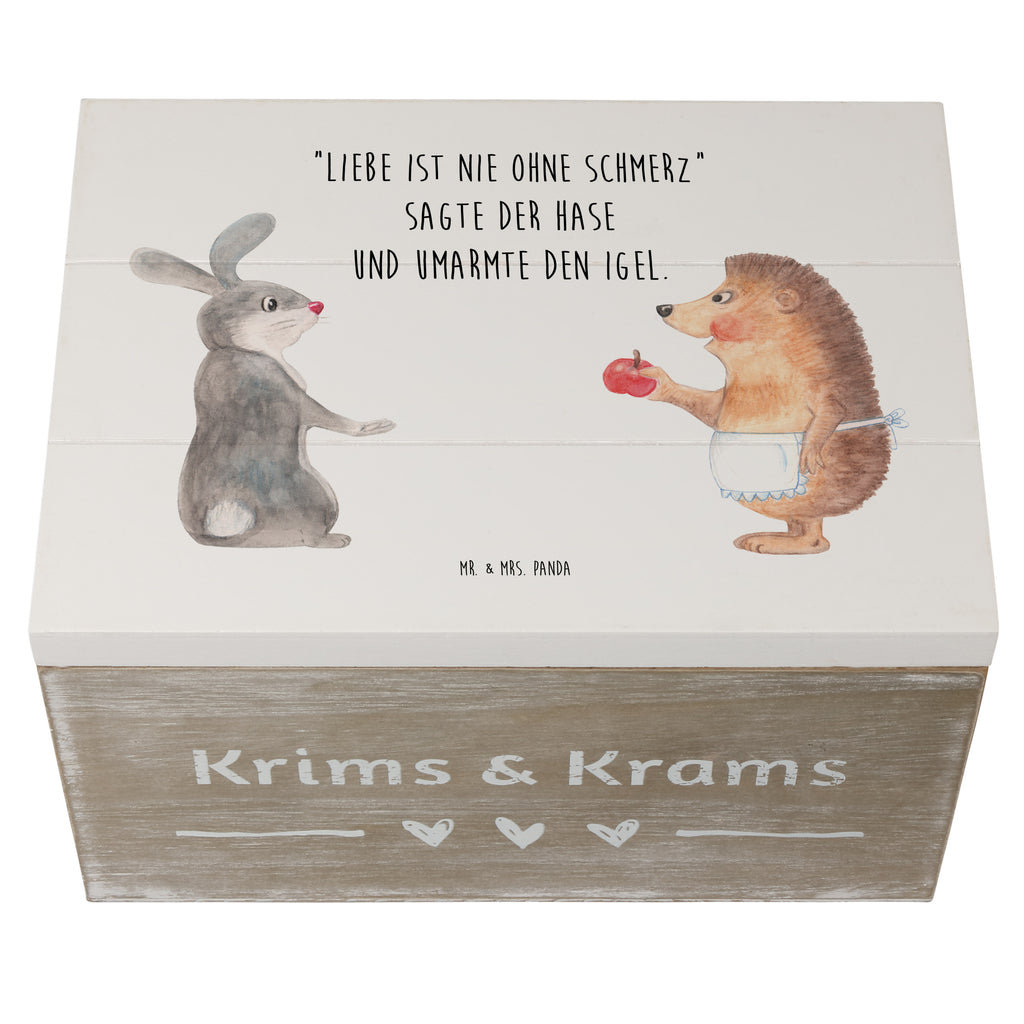 Holzkiste Liebe ist nie ohne Schmerz Holzkiste, Kiste, Schatzkiste, Truhe, Schatulle, XXL, Erinnerungsbox, Erinnerungskiste, Dekokiste, Aufbewahrungsbox, Tiermotive, Gute Laune, lustige Sprüche, Tiere, Igel und Hase, Igel, Hase, Liebe Spruch, Liebeskummer Geschenk, Herzschmerz, Trösten, Trennungsschmerz, Spruch romantisch