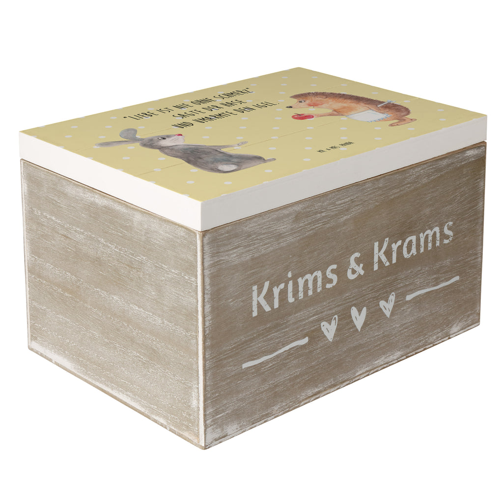 Holzkiste Liebe ist nie ohne Schmerz Holzkiste, Kiste, Schatzkiste, Truhe, Schatulle, XXL, Erinnerungsbox, Erinnerungskiste, Dekokiste, Aufbewahrungsbox, Tiermotive, Gute Laune, lustige Sprüche, Tiere, Igel und Hase, Igel, Hase, Liebe Spruch, Liebeskummer Geschenk, Herzschmerz, Trösten, Trennungsschmerz, Spruch romantisch