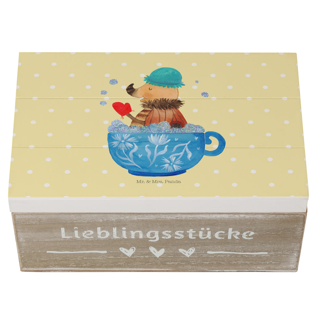 Holzkiste Nachtfalter Schaumbad Holzkiste, Kiste, Schatzkiste, Truhe, Schatulle, XXL, Erinnerungsbox, Erinnerungskiste, Dekokiste, Aufbewahrungsbox, Tiermotive, Gute Laune, lustige Sprüche, Tiere, Nachtfalter, Schaumbad, Badezimmer, Bad, WC, Badezimmerdeko, Baden, Tasse, Träumen, verträumt, Ziele, Zeitmanagement