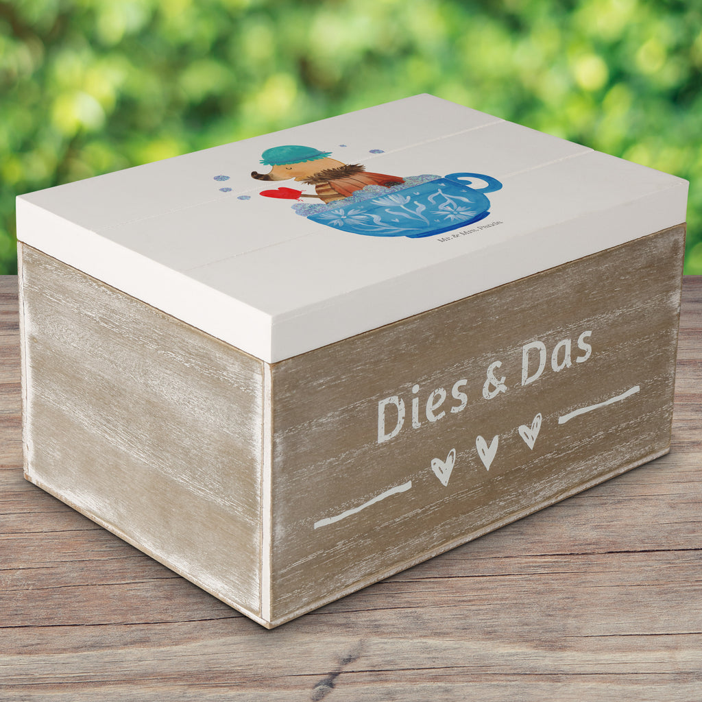 Holzkiste Nachtfalter Schaumbad Holzkiste, Kiste, Schatzkiste, Truhe, Schatulle, XXL, Erinnerungsbox, Erinnerungskiste, Dekokiste, Aufbewahrungsbox, Tiermotive, Gute Laune, lustige Sprüche, Tiere, Nachtfalter, Schaumbad, Badezimmer, Bad, WC, Badezimmerdeko, Baden, Tasse, Träumen, verträumt, Ziele, Zeitmanagement