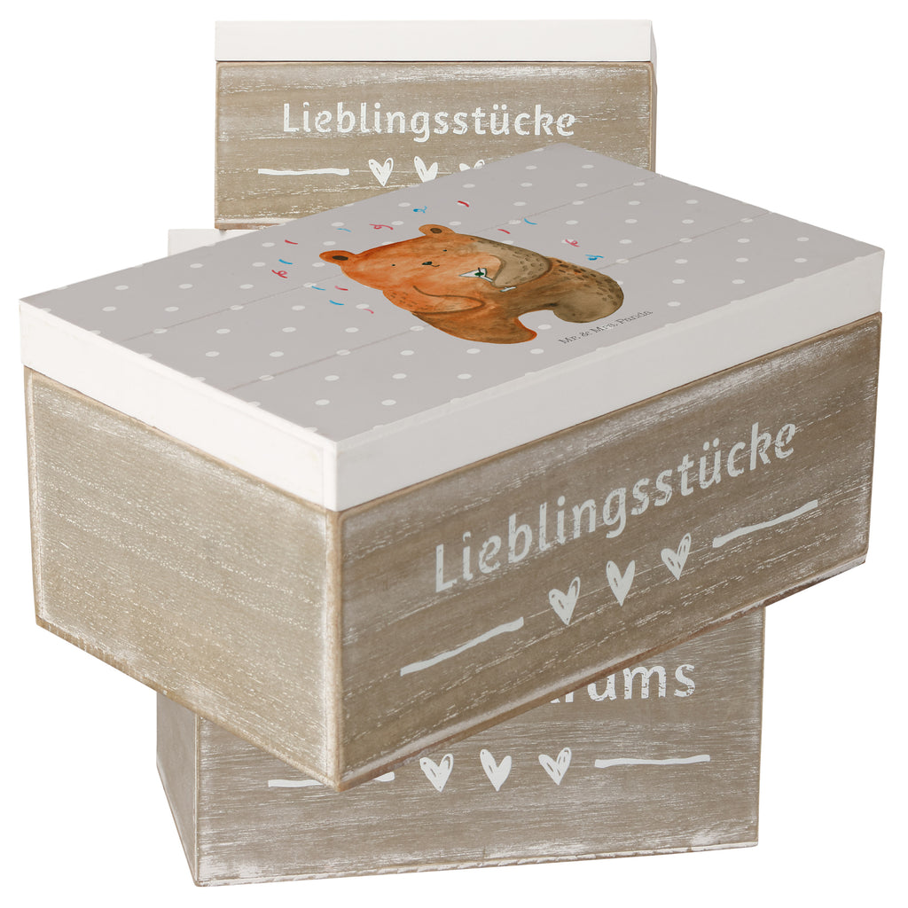 Holzkiste Bär Party Holzkiste, Kiste, Schatzkiste, Truhe, Schatulle, XXL, Erinnerungsbox, Erinnerungskiste, Dekokiste, Aufbewahrungsbox, Bär, Teddy, Teddybär, Geburtstag, Geburtstagsgeschenk, Geschenk, Party, Feiern, Abfeiern, Mitbringsel, Gute Laune, Lustig
