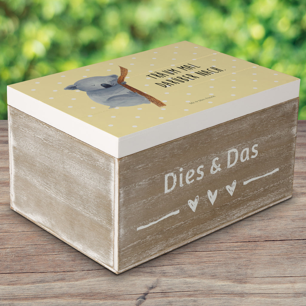 Holzkiste Koalabär Holzkiste, Kiste, Schatzkiste, Truhe, Schatulle, XXL, Erinnerungsbox, Erinnerungskiste, Dekokiste, Aufbewahrungsbox, Tiermotive, Gute Laune, lustige Sprüche, Tiere, Koala, träumen, Traum, schlafen, Schlafzimmer, Traumland, Bär, Koalabär